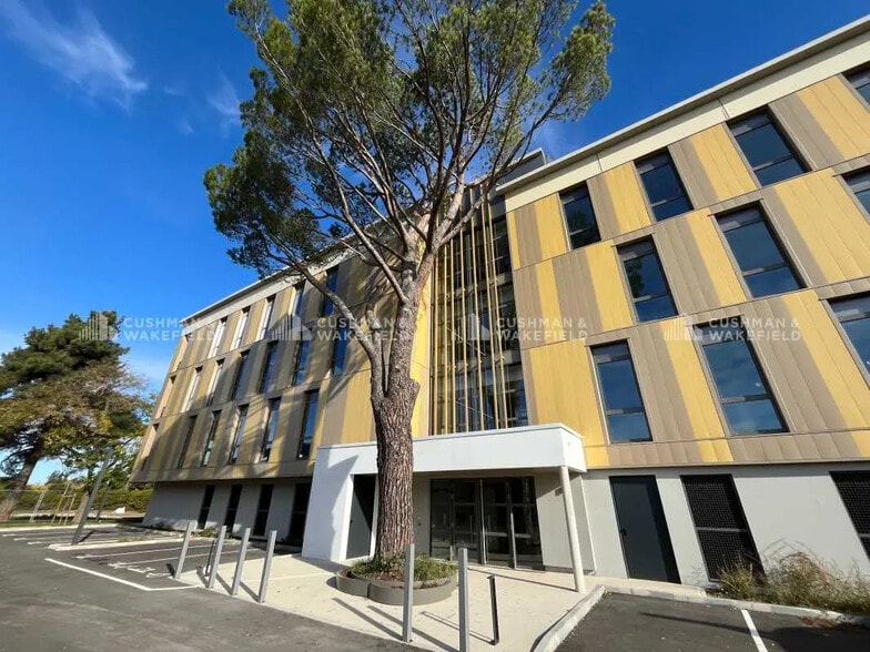 230 Rue Frédéric Joliot Curie, Aix-en-Provence à vendre - Photo de l’immeuble – Image 1 sur 14