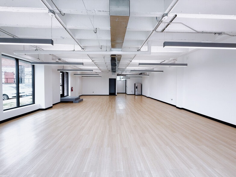 1111 Hawthorne Ln, Charlotte, NC à louer - Photo intérieure – Image 2 sur 8