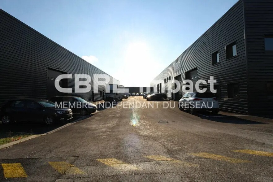Local d’activités dans Reims à louer - Photo de l’immeuble – Image 1 sur 1