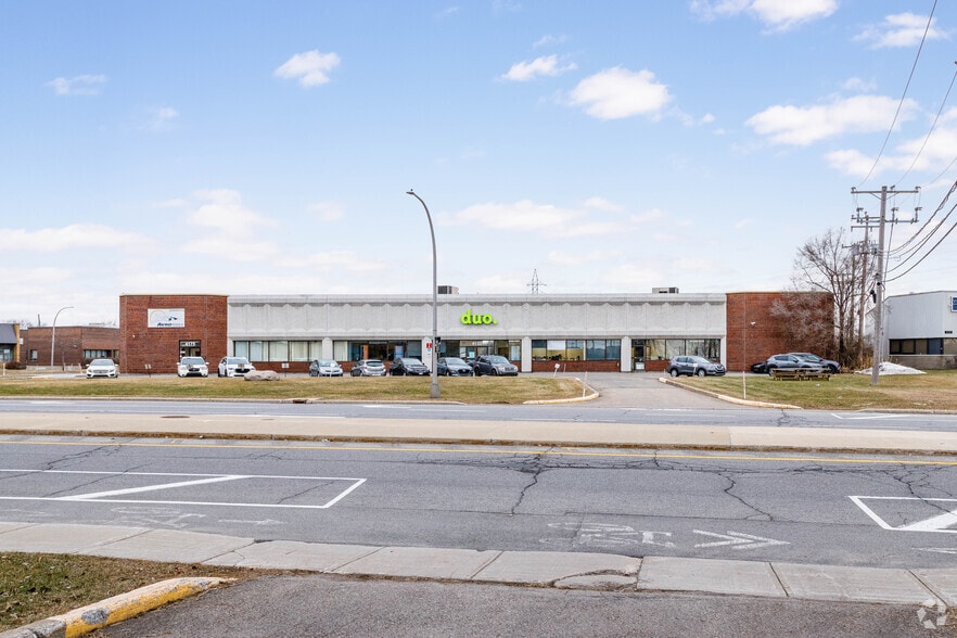4155-4175 Boul Poirier, Montréal, QC à louer - Photo de l’immeuble – Image 2 sur 6