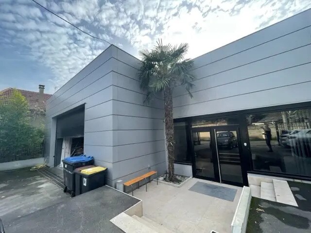 Local d’activités dans Saint-Maur-des-Fossés à louer Photo de l’immeuble– Image 1 sur 13