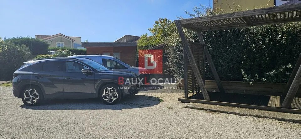 Local commercial dans Le Thor à louer Photo de l’immeuble– Image 1 sur 8