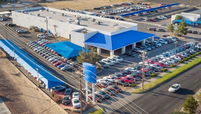 1490 Lee Trevino Dr, El Paso, TX à louer - Photo de l’immeuble – Image 2 sur 5