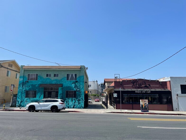 2134 W Temple St, Los Angeles, CA à vendre - Photo de l’immeuble – Image 2 sur 5