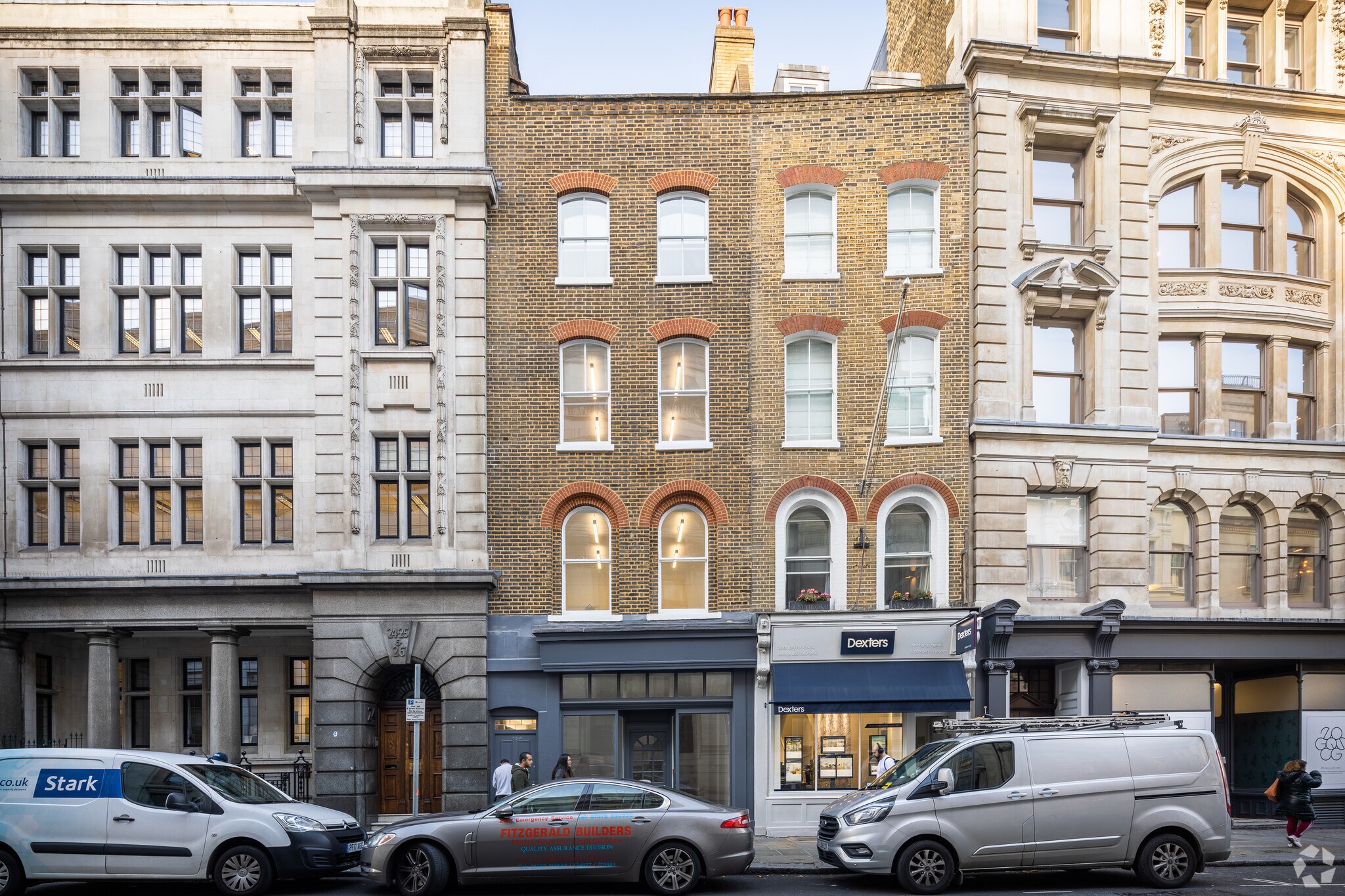 23-23A Great Queen St, Londres à louer Photo de l’immeuble– Image 1 sur 17