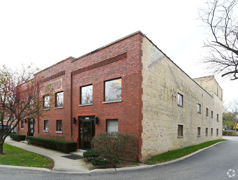 660 LaSalle Pl, Highland Park, IL à louer - Photo de l’immeuble – Image 2 sur 63
