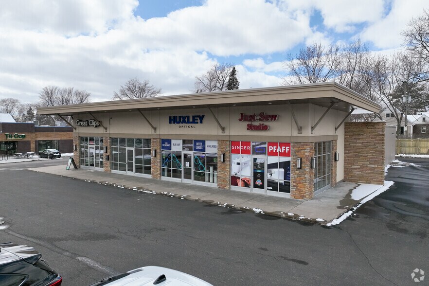 1789 N Lexington Ave, Roseville, MN à louer - Photo de l’immeuble – Image 3 sur 6