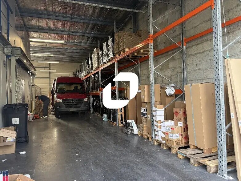 Local d’activités dans Yvrac à louer - Photo de l’immeuble – Image 2 sur 8