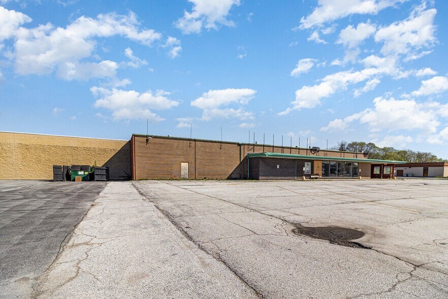 3232 Central Ave, Lake Station, IN à louer - Photo de l’immeuble – Image 3 sur 37