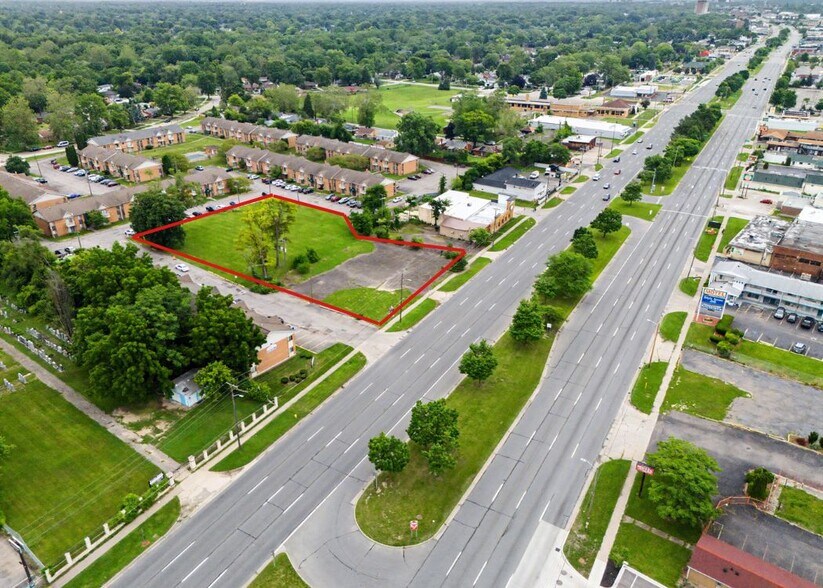 26156 Michigan ave, Inkster, MI à vendre - Photo de l’immeuble – Image 3 sur 17