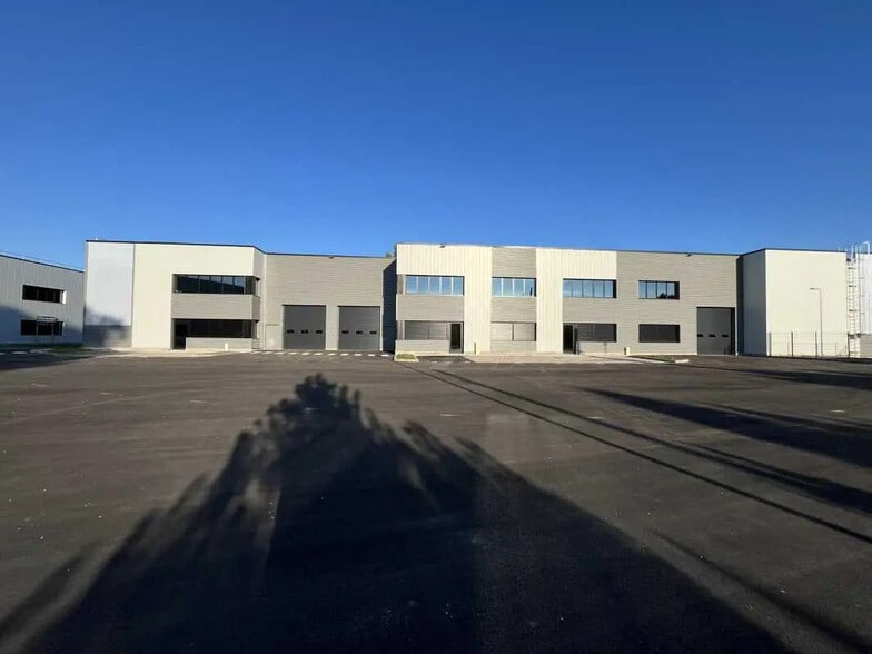 19 Chemin De La Lône, OULLINS-PIERRE-BÉNITE à louer - Photo de l’immeuble – Image 3 sur 16