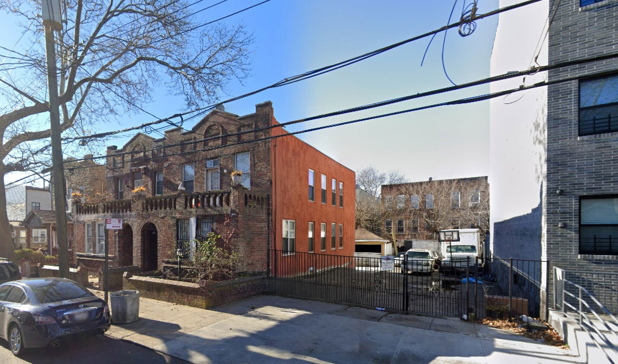 728 Hinsdale St, Brooklyn, NY à vendre Photo principale– Image 1 sur 4