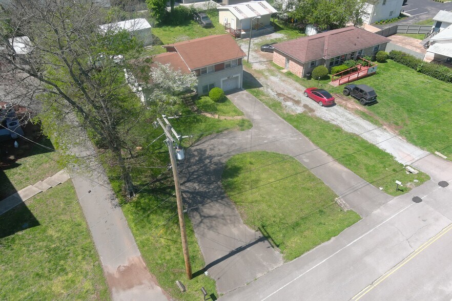 2709 Berrywood Dr, Nashville, TN à vendre - Photo de l’immeuble – Image 2 sur 3