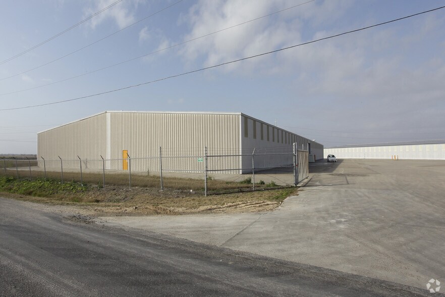 1141 Heinsohn Rd, Corpus Christi, TX à louer - Photo de l’immeuble – Image 3 sur 3