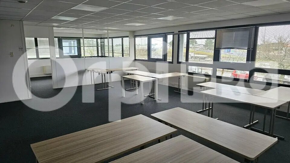 Bureau dans Canéjan à louer - Photo de l’immeuble – Image 2 sur 5