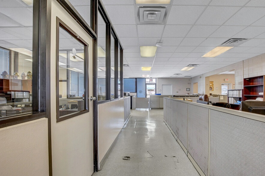 2829 Losee Rd, North Las Vegas, NV à vendre - Photo intérieure – Image 3 sur 17