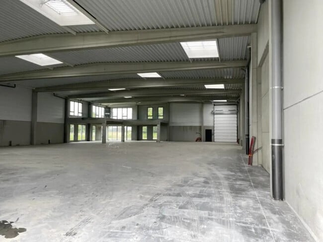 Plus de détails pour Bureau, Local d'activités à louer