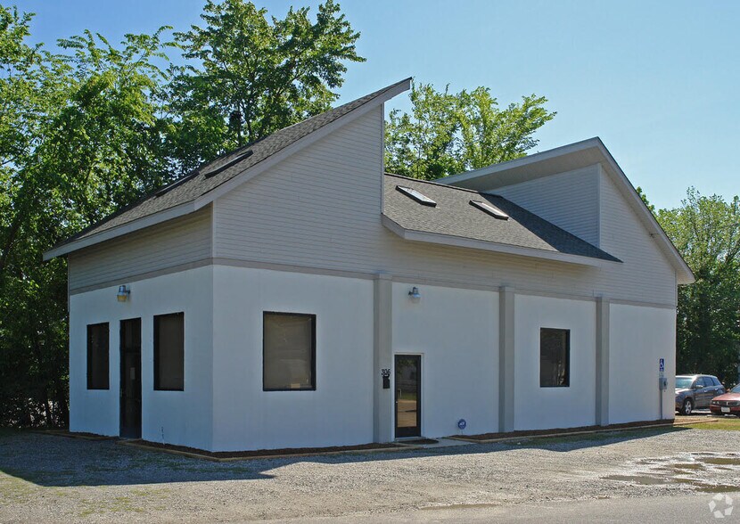 306 Tyler Ave, Newport News, VA à louer - Photo de l’immeuble – Image 1 sur 10