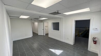 9501-9635 NW 80th Ave, Hialeah, FL à louer Photo intérieure– Image 1 sur 9