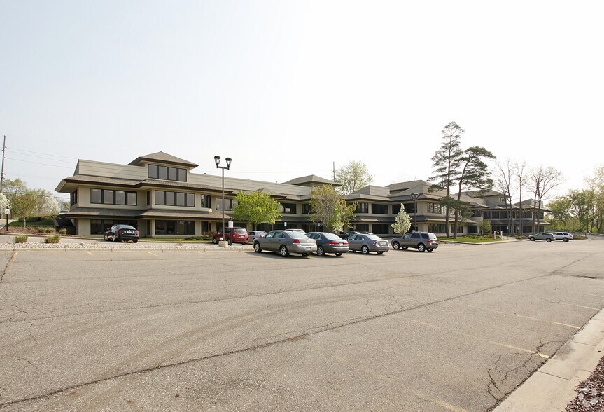 7600 Grand River Ave, Brighton, MI à louer - Photo de l’immeuble – Image 1 sur 4