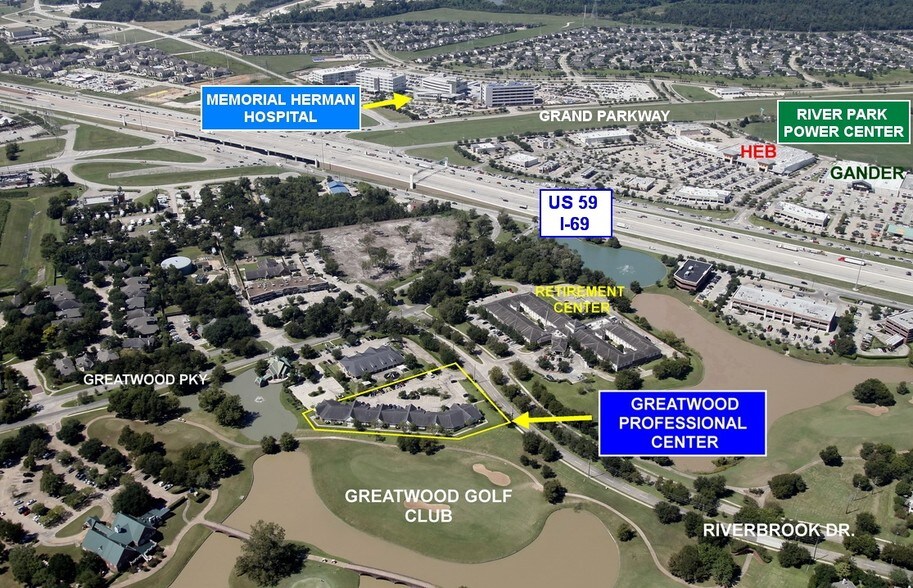 7002 Riverbrook Dr, Sugar Land, TX à louer - Photo de l’immeuble – Image 3 sur 18