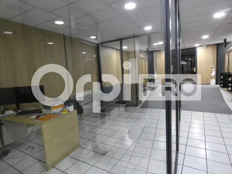 Local commercial dans Manosque à vendre - Photo intérieure – Image 2 sur 9