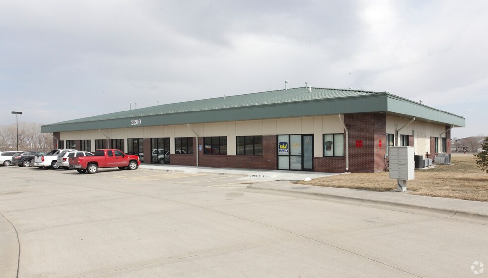 2100 Fletcher Ave, Lincoln, NE à louer - Photo de l’immeuble – Image 3 sur 4