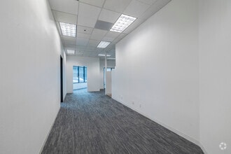 3100 Oak Rd, Walnut Creek, CA à louer Photo intérieure– Image 2 sur 10