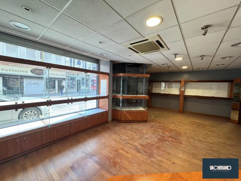 Local commercial dans Lille à louer - Photo de l’immeuble – Image 1 sur 7