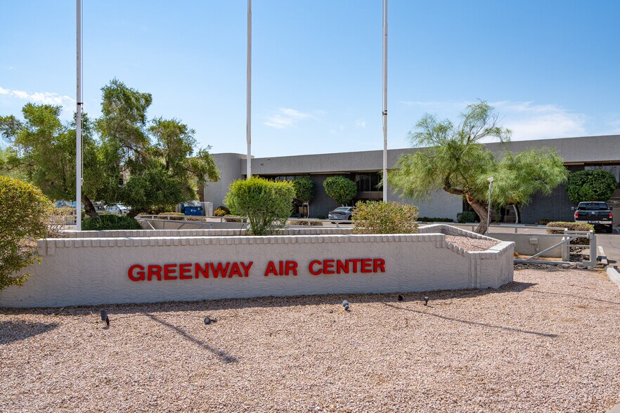 7631 E Greenway Rd, Scottsdale, AZ à louer - Photo principale – Image 1 sur 38