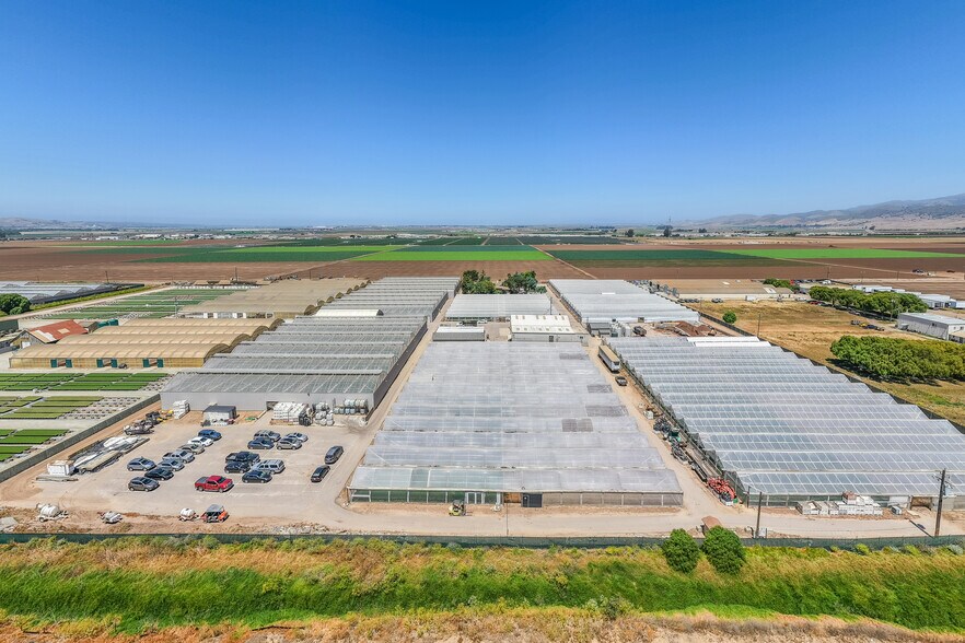 23940 Potter Rd, Salinas, CA à vendre - Photo de l’immeuble – Image 1 sur 11
