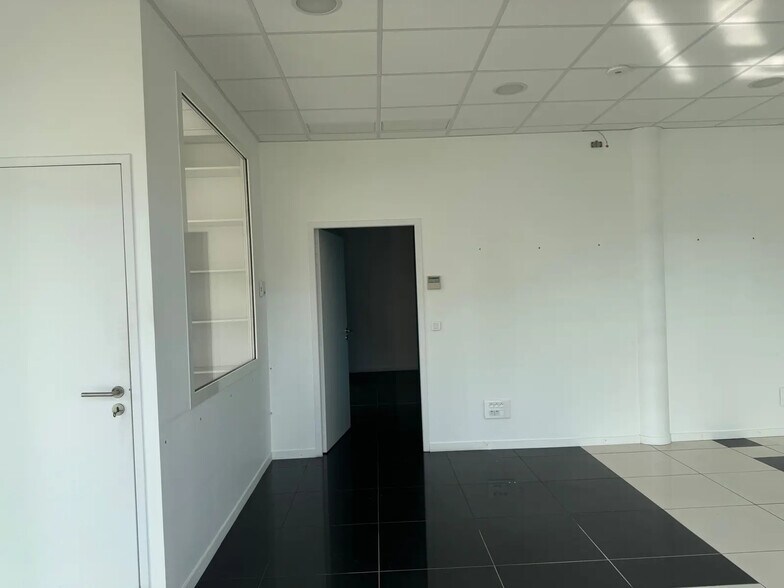 Local commercial dans Anglet à louer - Photo intérieure – Image 3 sur 5