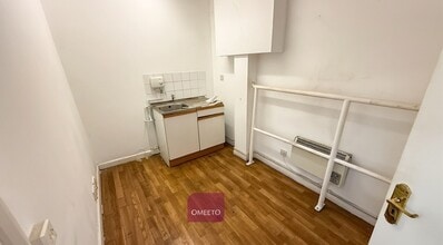 10-10A Awsworth Rd, Ilkeston à louer Photo intérieure– Image 2 sur 4