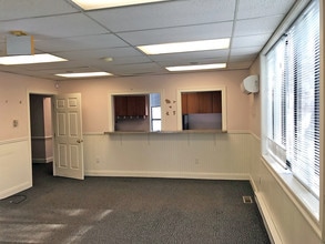 940 Federal Rd, Brookfield, CT à louer Photo intérieure– Image 2 sur 12