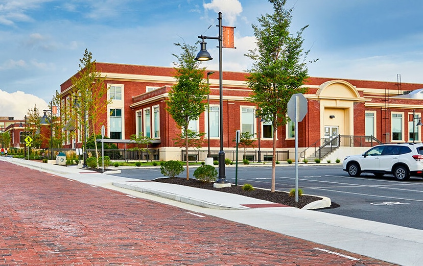 830 Knitting Mills Way, Wyomissing, PA à louer - Photo de l’immeuble – Image 2 sur 32