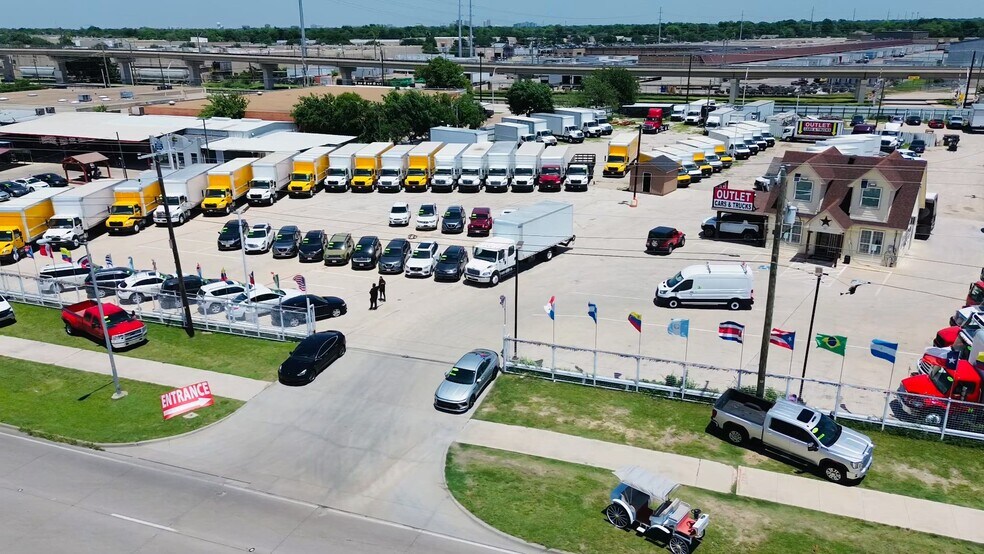 11030 Harry Hines Blvd, Dallas, TX à louer - Vidéo sur l’annonce professionnelle – Image 2 sur 3