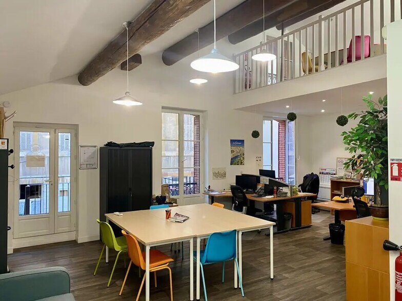 Bureau dans Marseille à louer - Photo de l’immeuble – Image 3 sur 6