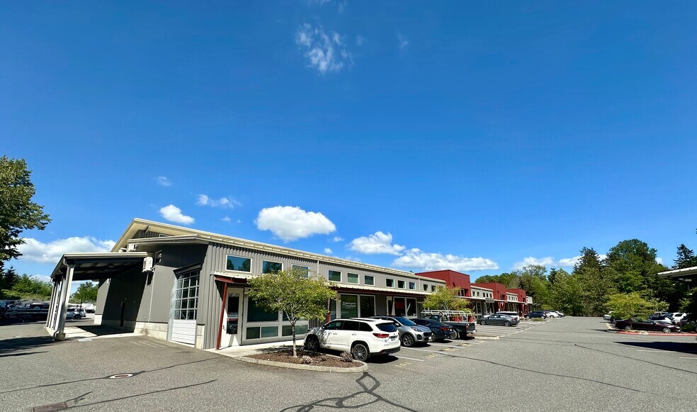 909 Squalicum Way, Bellingham, WA à louer - Photo de l’immeuble – Image 3 sur 14