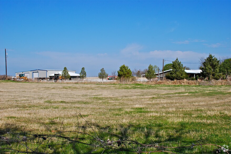 500 Dennis Rd, Weatherford, TX à louer - Photo de l’immeuble – Image 2 sur 27