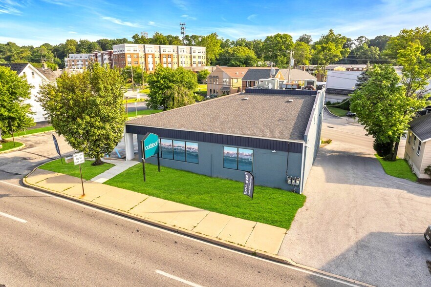 707 W Lancaster Ave, Wayne, PA à vendre - Photo de l’immeuble – Image 3 sur 8