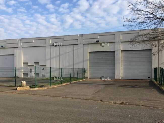 Plus de détails pour Industriel/Logistique à louer