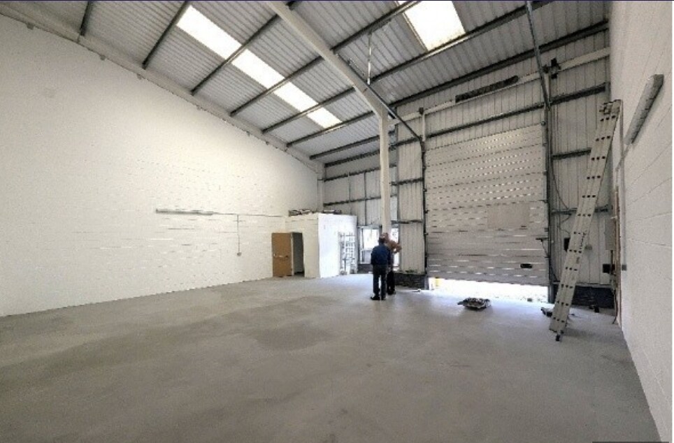 Arndale Rd, Littlehampton, WSX BN17 7GA - Lot o - - Photo intérieure - Image 1 of 2