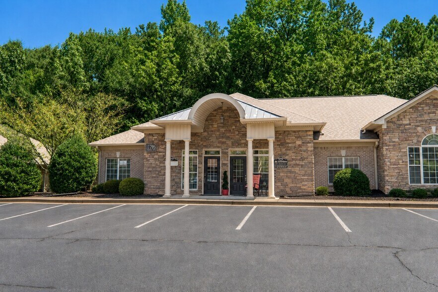 11795 Northfall Ln, Alpharetta, GA à vendre - Photo de l’immeuble – Image 1 sur 24