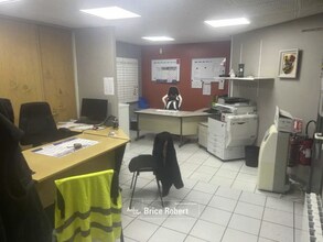 Local d’activités dans Vénissieux à louer Photo intérieure– Image 2 sur 3