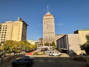 1900 Mariposa Mall, Fresno, CA à louer Photo intérieure– Image 1 sur 6