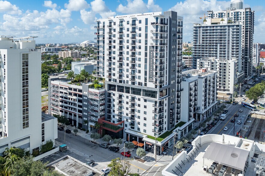 221 SW 12th St, Miami, FL à louer - Photo de l’immeuble – Image 2 sur 92