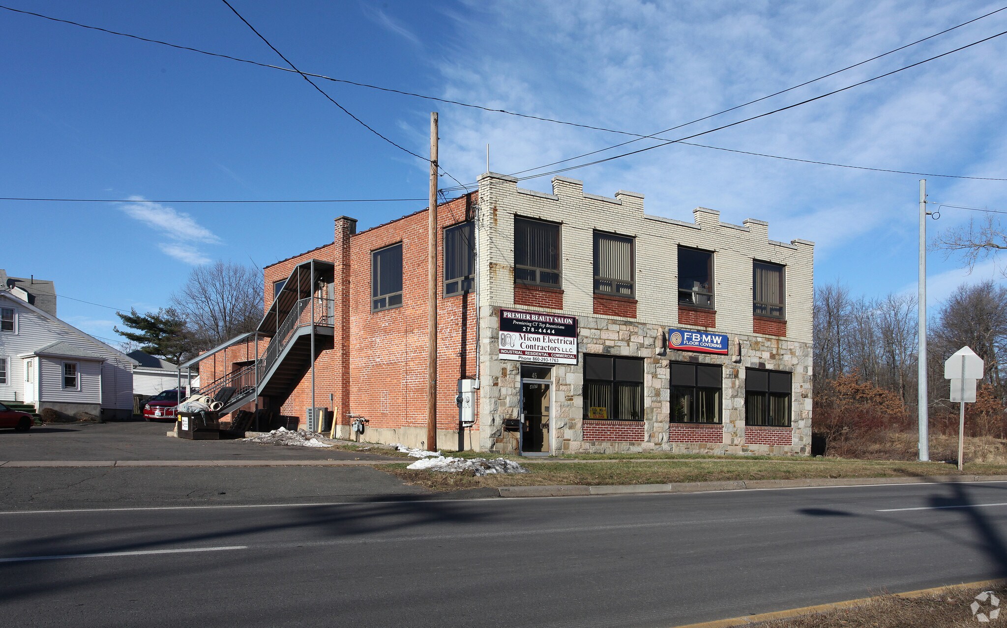 457 Windsor Ave, Windsor, CT à vendre Photo principale– Image 1 sur 4