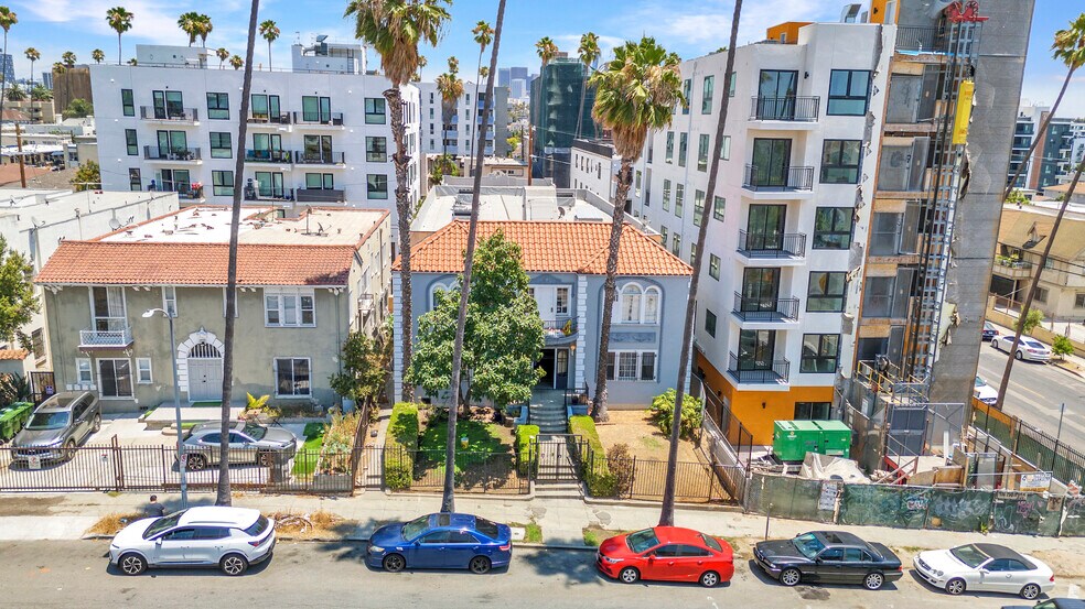 932 S Mariposa Ave, Los Angeles, CA à vendre - Photo de l’immeuble – Image 2 sur 12