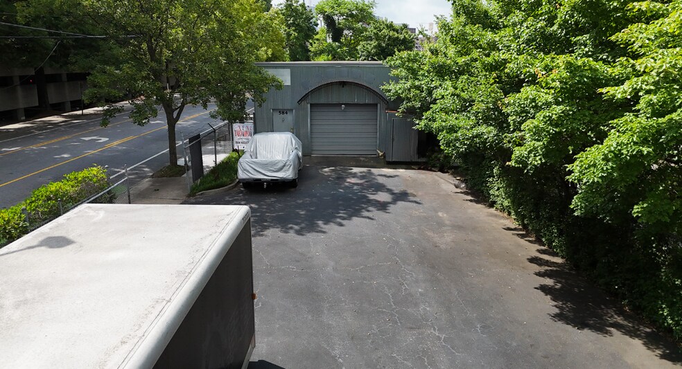 584-594 Marietta St portefeuille de 2 biens à vendre sur LoopNet.fr - Photo de l’immeuble – Image 2 sur 9