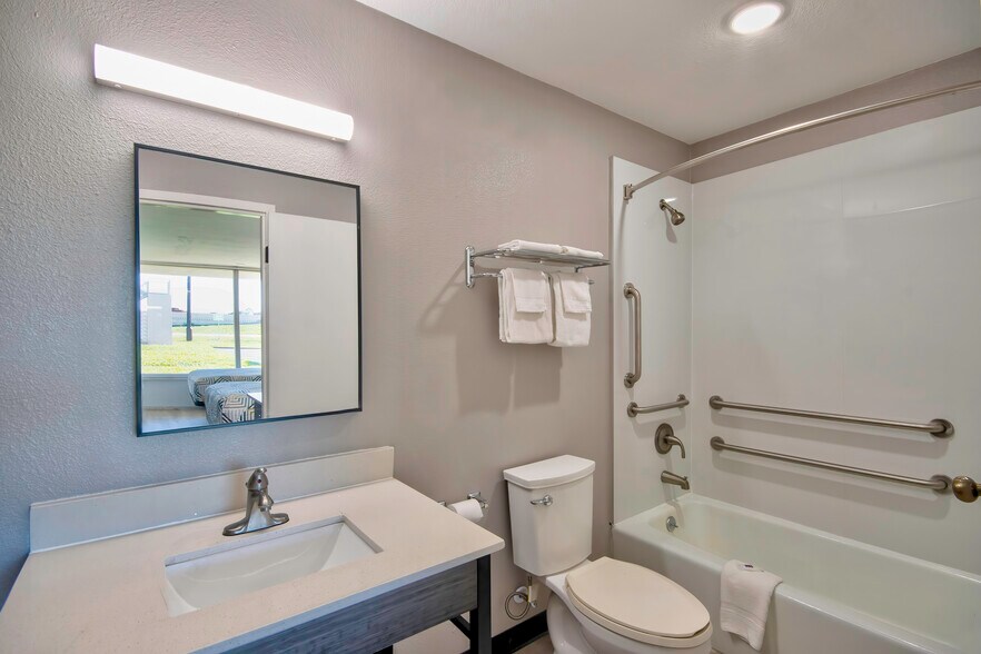 26010 Southwest Fwy, Rosenberg, TX à vendre - Photo intérieure – Image 3 sur 15